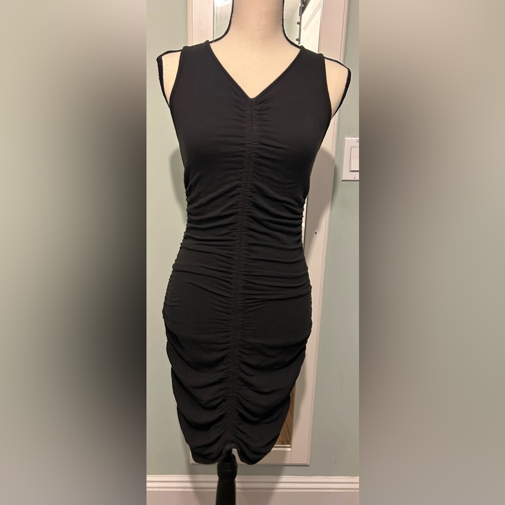 Monroe sleeveless bodycon dress